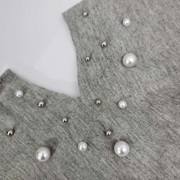 Gray Cut Out Sleeve Shirt/ Pearls and Studs - Picture 6 of 7